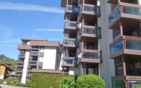 Saint Gervais 415: Plant, Sky, Building, Property, Window, Urban Design, Tower Block, Architecture, Neighbourhood, Cloud