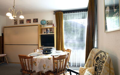 Accommodation:&nbsp;Castel des Roches C4 415.6