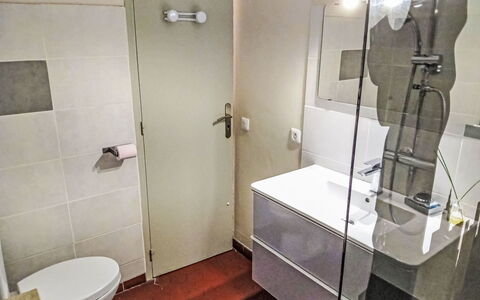Les Cabestans 1,2,3: Plumbing Fixture, Bathroom, Interior Design, Building, Floor, Flooring, Shower Head, Shower Panel, Shower Bar