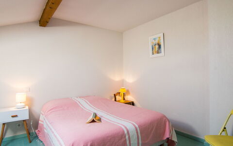 Les Terrasses du Cap: Bedroom, Bed, Room, Furniture, Bed Sheet, Property, Wall, Bed Frame, Bedding, Interior Design