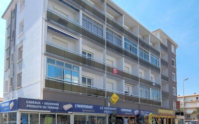 Saint Cyprien 491: Building, Commercial Building, Architecture, Mixed-Use, Property, Metropolitan Area, Neighbourhood, City, Urban Area, Apartment