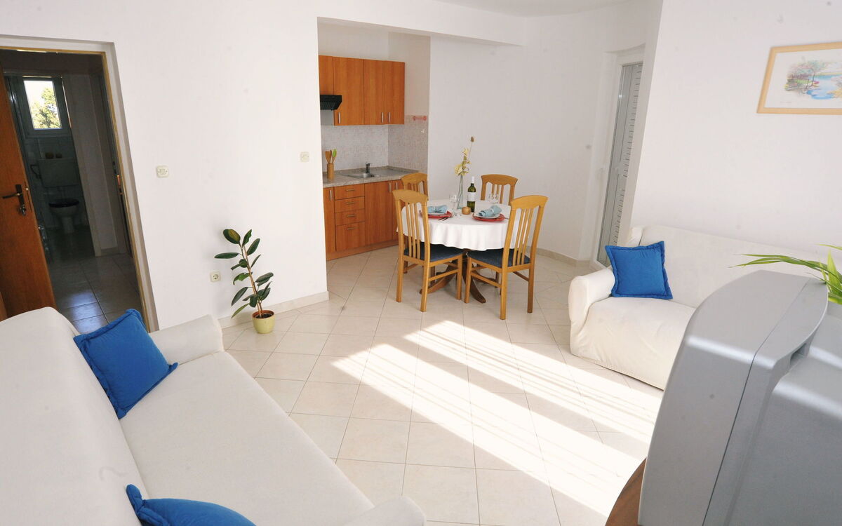 Accommodation:&nbsp;Apartmani Ana-marija 103.7