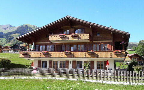 Grindelwald 570: House, Property, Home, Building, Real Estate, Cottage, Roof, Farmhouse, Rural Area, Hill Station
