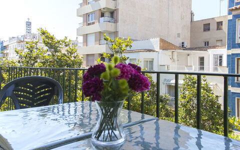 Princep: Flower, Sky, Building, Property, Table, Plant, Window, Tableware, Interior Design, Chair