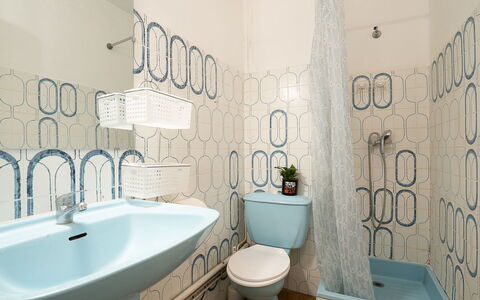Milos: Plumbing Fixture, Sink, Tap, Bathroom Sink, Mirror, Bathroom, Azure, Purple, Interior Design, Building