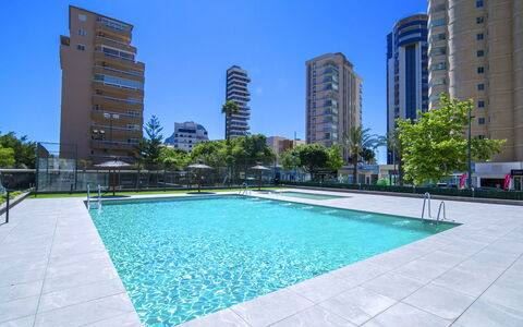 Calpe Calp 438: Building, Skyscraper, City, Apartment, Urban Area, Metropolitan Area, Condominium, Metropolis, Commercial Building