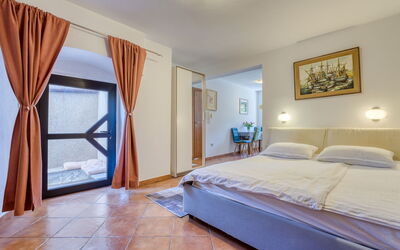 Accommodation:&nbsp;Lovrano 101.2
