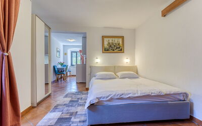 Accommodation:&nbsp;Lovrano 101.2