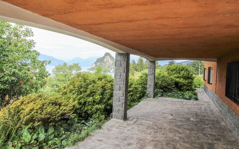 Rossella: Property, Real Estate, House, Architecture, Building, Tree, Room, Home, Estate, Ceiling