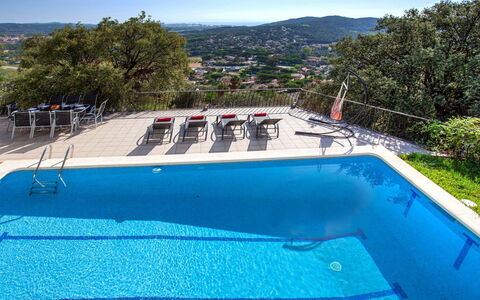 Paris: Swimming Pool, Property, Leisure, Real Estate, Vacation, House, Building, Leisure Centre, Rectangle, Composite Material