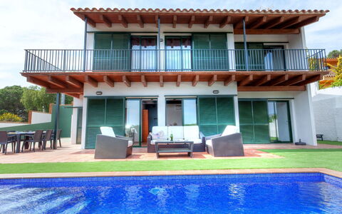 Toscana: Property, House, Building, Home, Swimming Pool, Real Estate, Villa, Resort, Architecture, Leisure