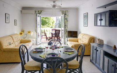 Accommodation:&nbsp;La Giralda 456.1