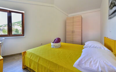 Accommodation:&nbsp;Val 103.5