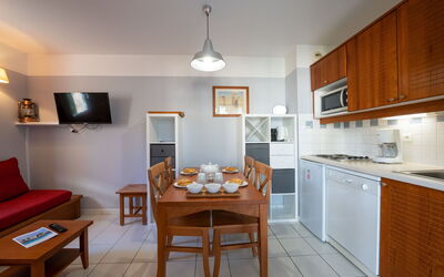 Accommodation:&nbsp;Les Grands Pins 250.2