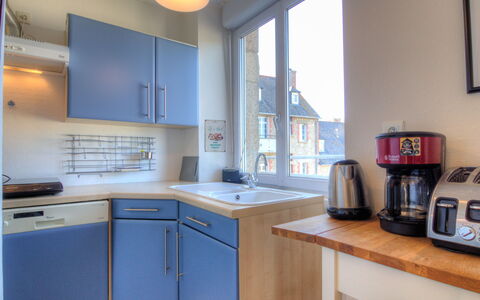 L'Anse: Cabinetry, Countertop, Property, Kitchen Sink, Kitchen Appliance, Kitchen, Home Appliance, Sink, Kitchen Stove, Lighting