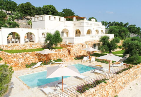 La Residenza - Corte Dei Messapi: Property, Building, House, Real Estate, Estate, Villa, Swimming Pool, Mansion, Resort, Architecture