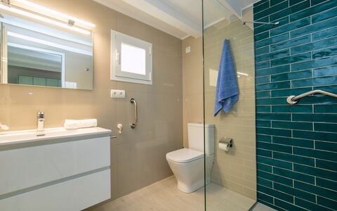 Pedro: Plumbing Fixture, Mirror, Sink, Property, Building, Tap, Bathroom, Purple, Bathroom Sink