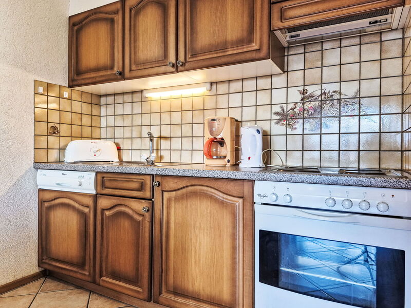 Accommodation:&nbsp;Victoria 1C0 379.4