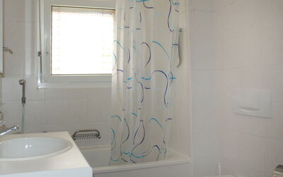 Accommodation:&nbsp;App. 17 400.2
