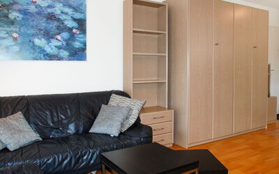 Accommodation:&nbsp;App. 17 400.2
