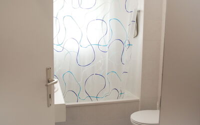 Accommodation:&nbsp;App. 17 400.2