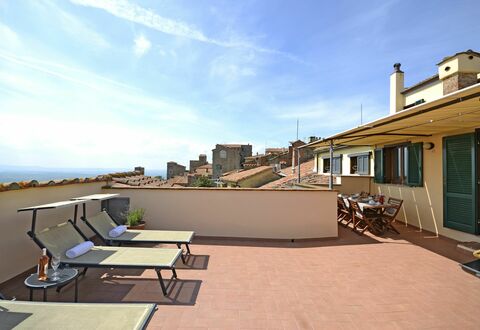 Terrazza Cortonese: Property, House, Building, Home, Real Estate, Sky, Residential Area, Architecture, Apartment, Roof