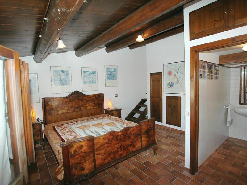 Accommodation:&nbsp;Bedroom Allocco