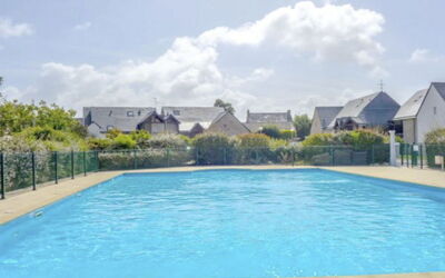 Carnac 129: Water, Sky, Cloud, Plant, Swimming Pool, Azure, Rectangle, Building, Shade, Land Lot