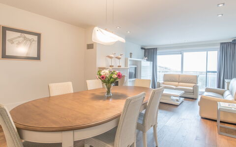 Bredene 727: Property, Room, Furniture, Dining Room, Interior Design, Real Estate, Building, Floor, Table, House