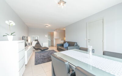 Accommodation:&nbsp;Queen Mary 302 with Balcony 727.2