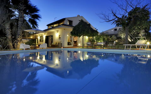 Villa Palma: Swimming Pool, Property, Home, House, Estate, Real Estate, Lighting, Building, Resort, Sky