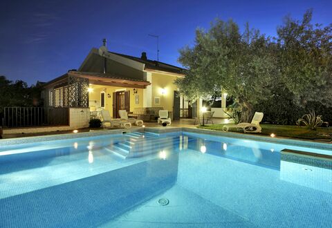 Villa Dell'ulivo: Swimming Pool, Property, Home, House, Real Estate, Building, Estate, Lighting, Villa, Leisure