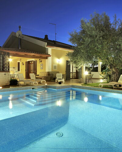 Villa Dell'ulivo: Swimming Pool, Property, Home, House, Real Estate, Building, Estate, Lighting, Villa, Leisure