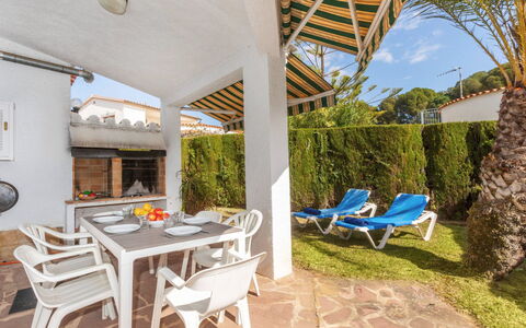 Villa Nena: Outdoor Furniture, Swimming Pool, Leisure, Shade, Resort, Chair, Backyard, Eco Hotel, Tile, Houseplant