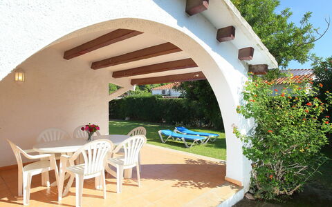 Carlos: Property, Building, House, Real Estate, Architecture, Room, Arch, Shade, Apartment, Home