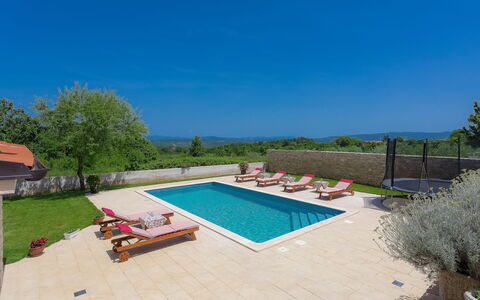 Mirjana: Plant, Sky, Swimming Pool, Rectangle, Building, Outdoor Furniture, Water, Shade, Urban Design, Tree