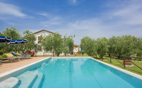 Vinci 730: Water, Cloud, Sky, Plant, Property, Swimming Pool, Azure, Tree, Shade, Building