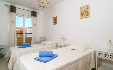 Nova Soberana: Furniture, Property, Picture Frame, Azure, Textile, Wood, Floor, Comfort, Bed