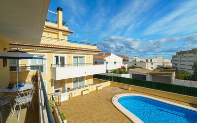 Jávea 165: Sky, Water, Cloud, Plant, Building, Blue, Azure, Swimming Pool, Tree, Window