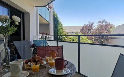 Stella Marine 206.2: Table, Tableware, Furniture, Sky, Property, Coffee Cup, Food, Drinkware, Dishware, Plant