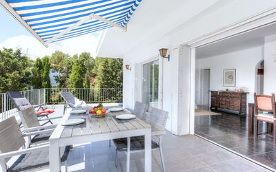 Accommodation:&nbsp;Matthias 381.3