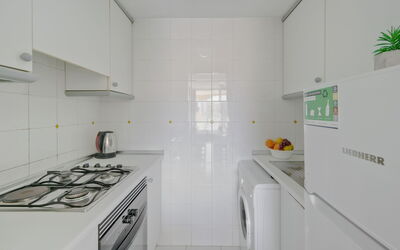 Accommodation:&nbsp;Apolo Vii 881.7