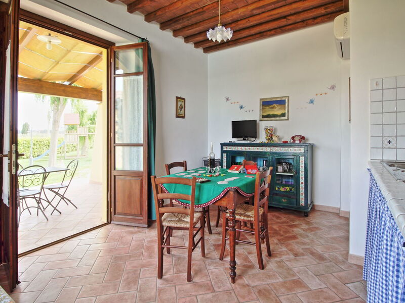 Accommodation:&nbsp;2 350.1