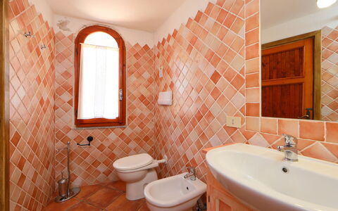 Isola Rossa 700: Bathroom, Room, Property, Wall, Tile, Interior Design, Floor, Real Estate, Building, House