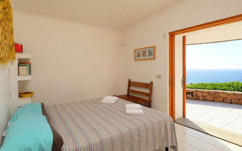 Matì: Bedroom, Furniture, Bed, Room, Property, Bed Sheet, Interior Design, Bed Frame, Building, Bedding