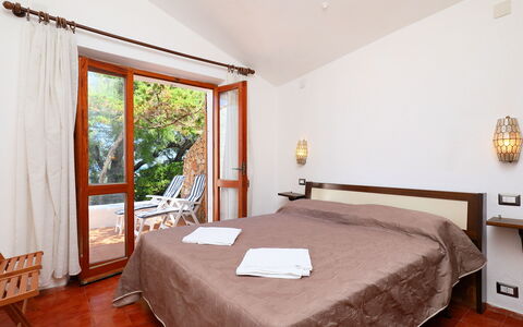 La Cala (Vgm615): Bedroom, Furniture, Room, Bed, Property, Bed Sheet, Ceiling, Interior Design, Bed Frame, Bedding