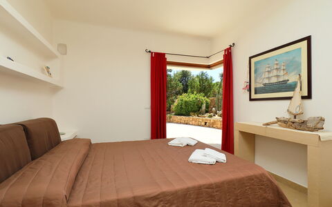 Canayli: Bedroom, Room, Furniture, Bed, Property, Bedding, Bed Sheet, Interior Design, Ceiling, Bed Frame