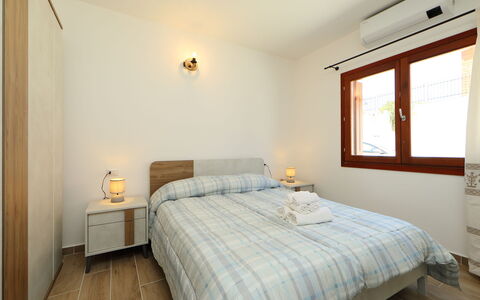 Panorama 2: Bedroom, Bed, Room, Furniture, Property, Bed Sheet, Floor, Bedding, Bed Frame, Interior Design