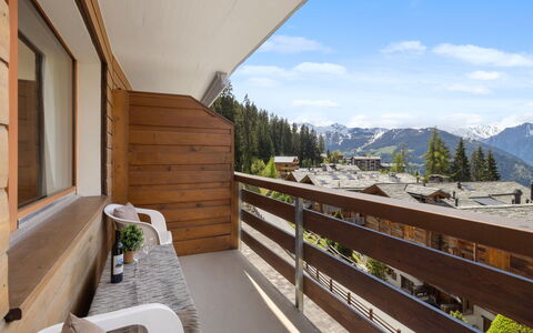 Bruyères A32: Wood, Home, Apartment, Balcony, Condominium, Siding, Shade, Porch, Hardwood, Design