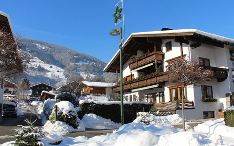 Aschau im Zillertal 485: Snow, Winter, Property, Mountain, Mountain Village, Hill Station, Town, Mountain Range, House, Ski Resort